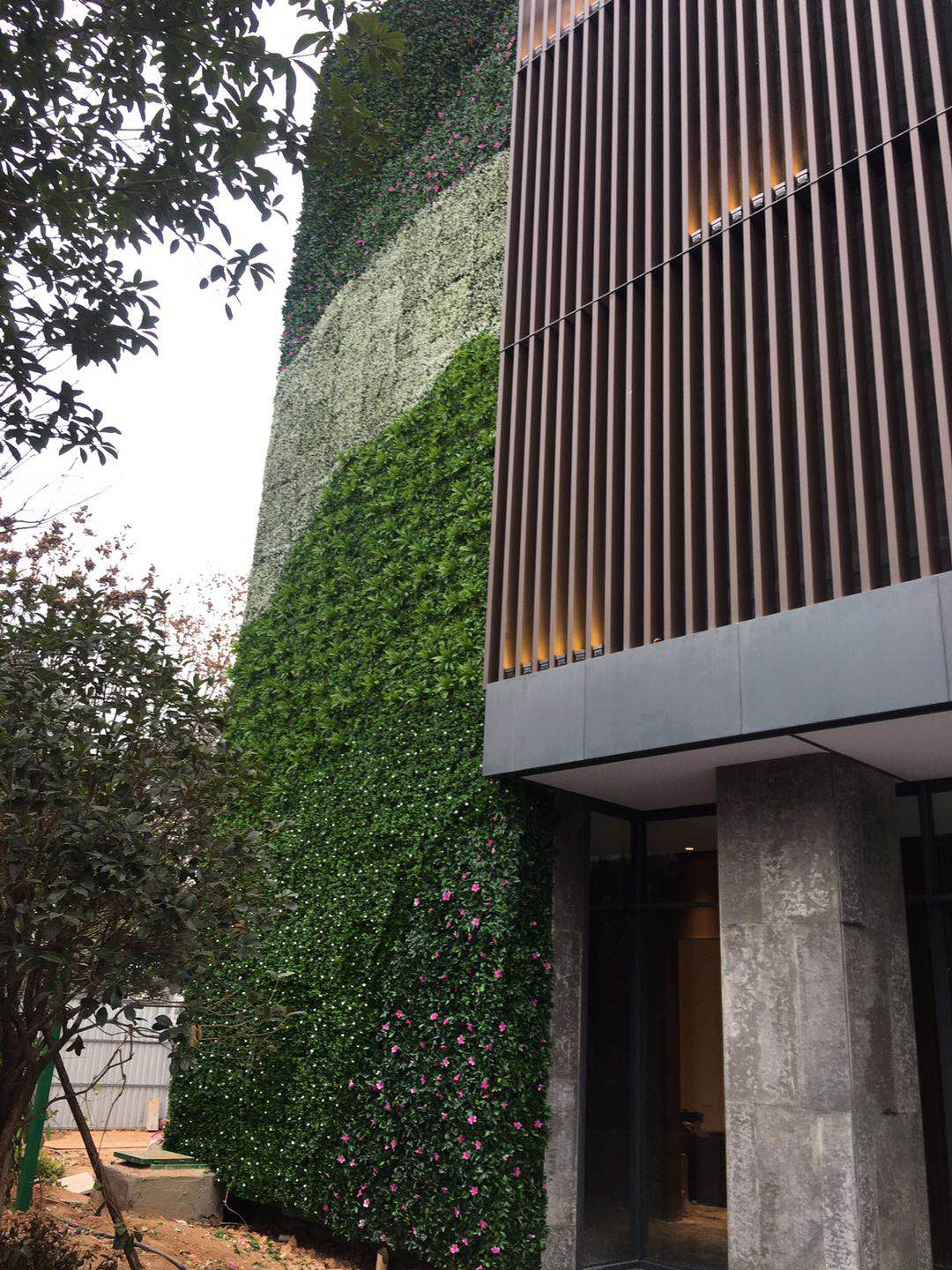 鑫远国际室外仿真植物墙